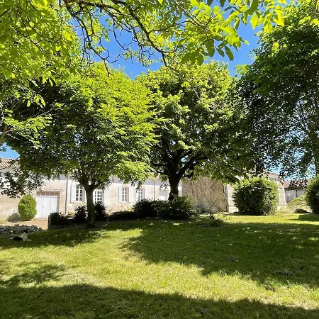 Ferienhaus Quiet And Estate Saint-Martial-de-Mirambeau
