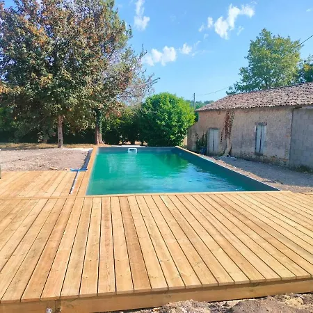 Quiet And Estate Ferienhaus