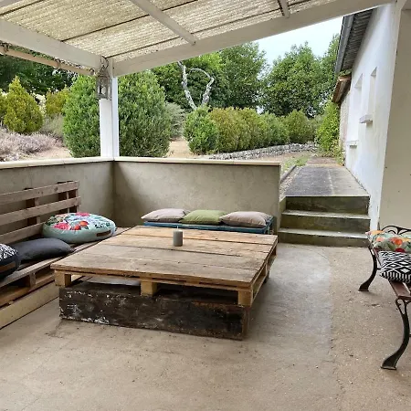 Quiet And Estate Ferienhaus