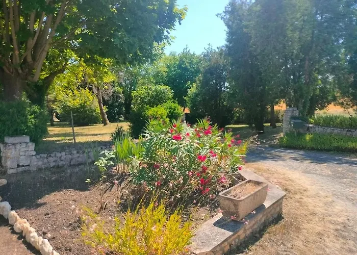 Quiet And Estate Ferienhaus