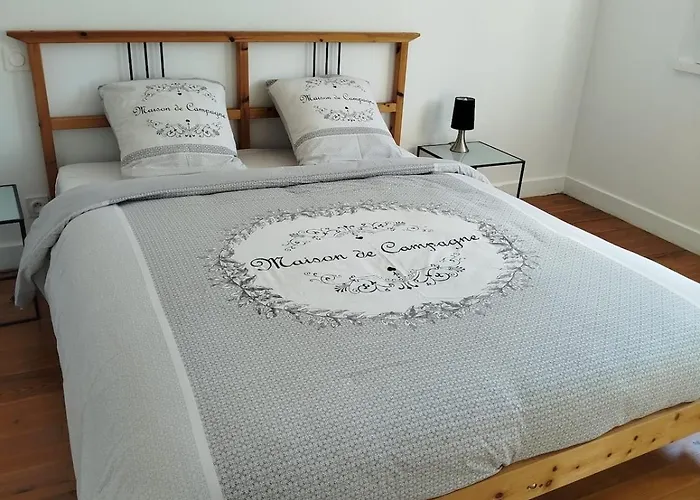 Quiet And Estate Ferienhaus Saint-Martial-de-Mirambeau