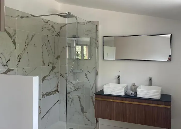 Quiet And Estate Ferienhaus