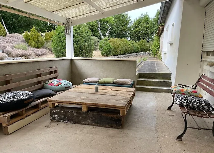 Quiet And Estate Ferienhaus