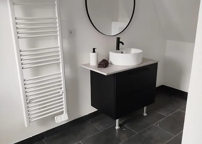 Quiet And Estate Ferienhaus Saint-Martial-de-Mirambeau