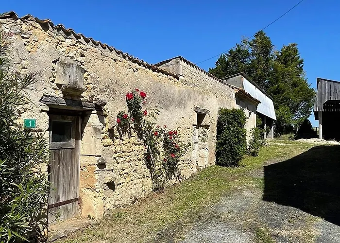 Quiet And Estate Ferienhaus Saint-Martial-de-Mirambeau