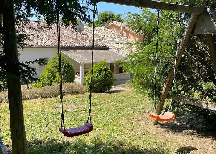 Ferienhaus Quiet And Estate